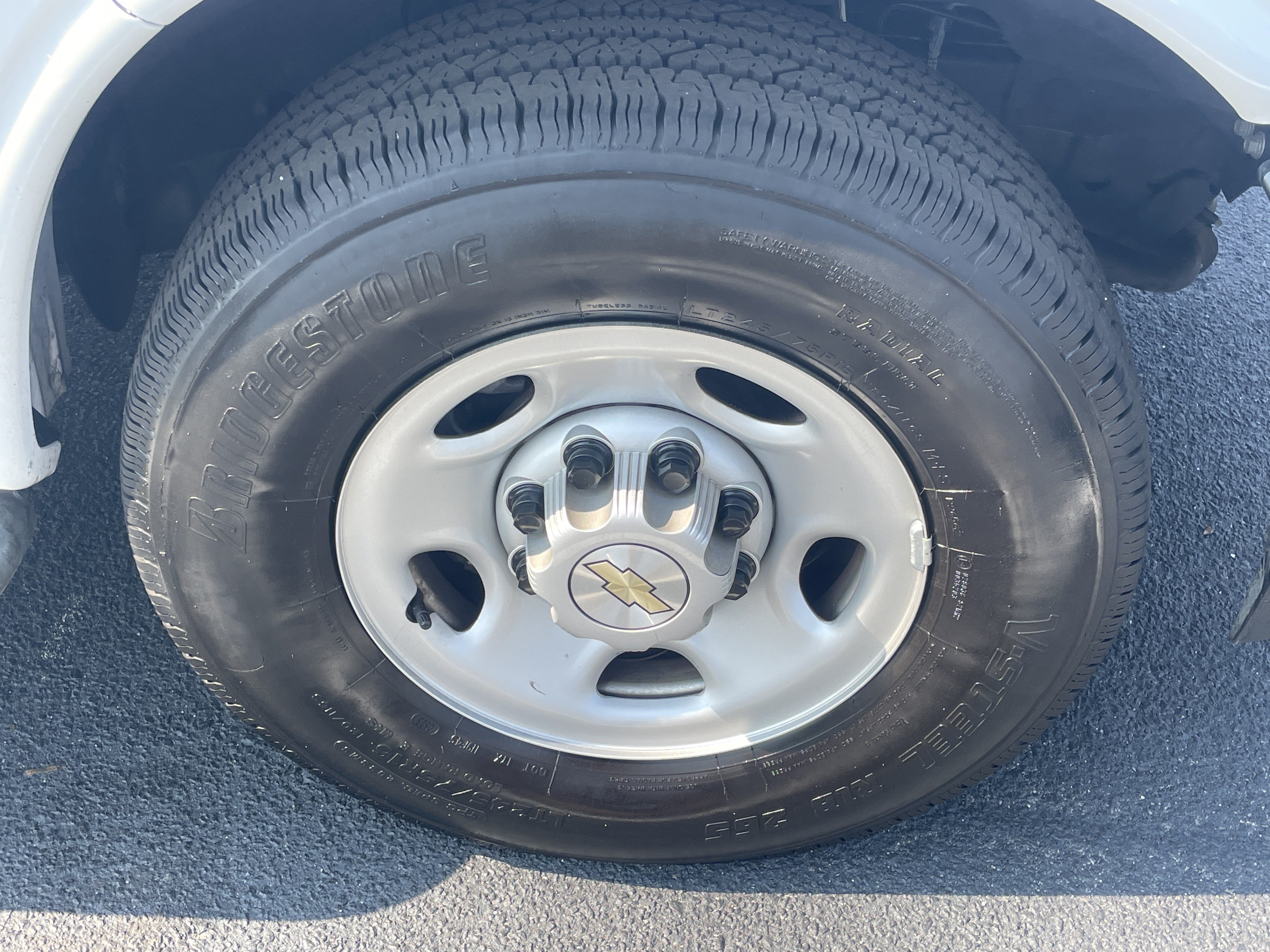 Used 2025 Chevrolet Express 2500 w/ Driver Convenience Package RWD image 13