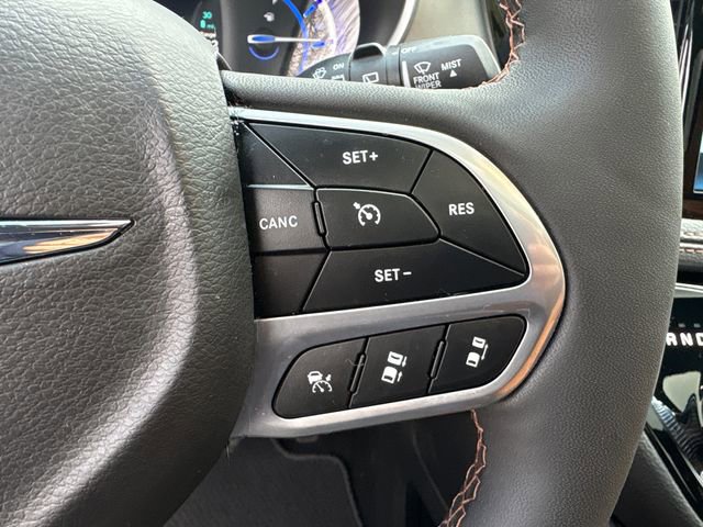 Used 2024 Chrysler Pacifica Pinnacle FWD image 23