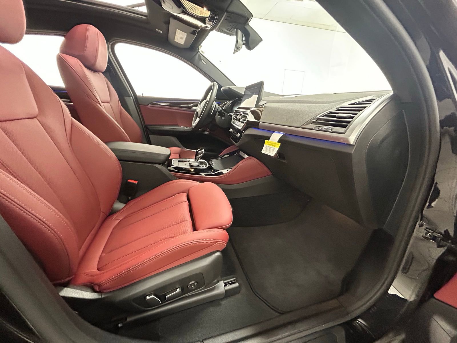 Used 2025 BMW X4 xDrive30i AWD/4WD image 41