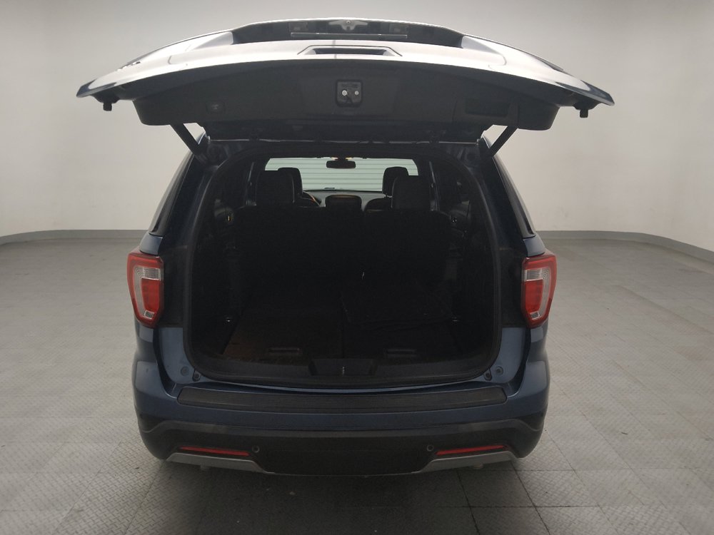 Used 2019 Ford Explorer XLT w/ Equipment Group 202A FWD image 29