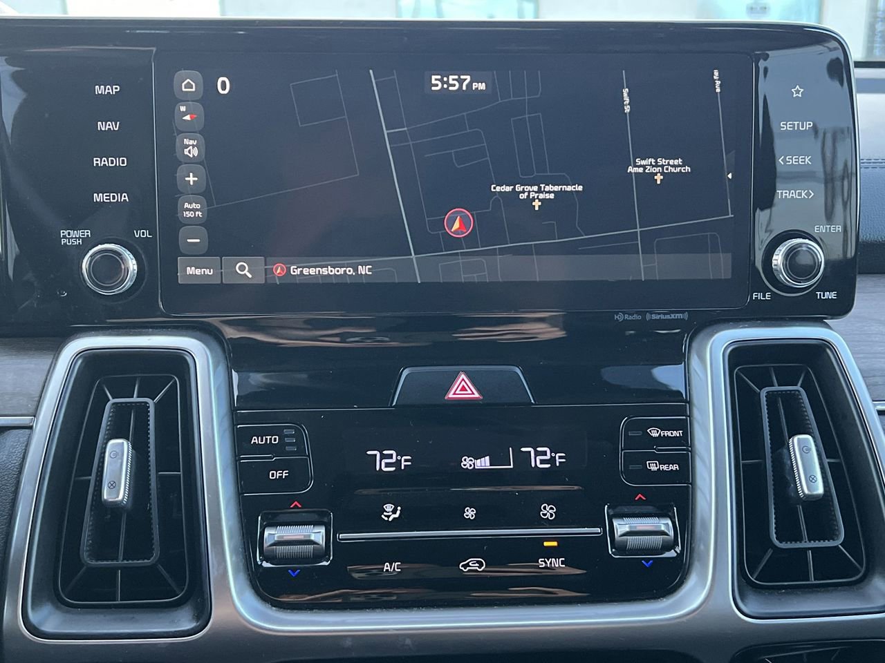 Used 2022 Kia Sorento S w/ Panoramic Sunroof Package image 6