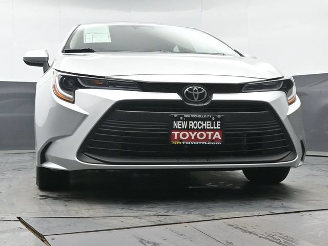 Certified 2025 Toyota Corolla LE FWD image 32