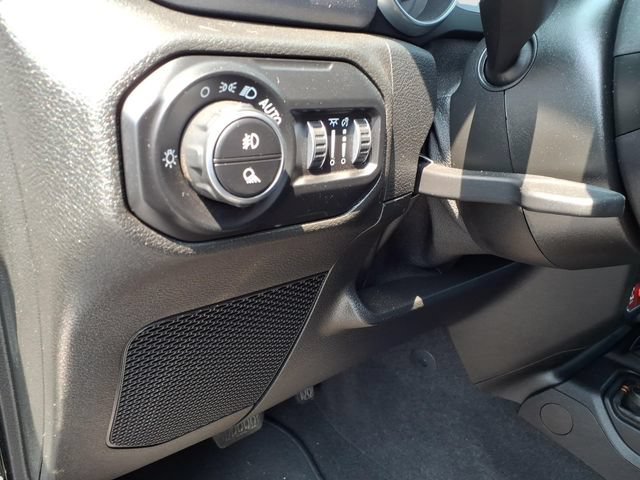 Used 2021 Jeep Gladiator Mojave w/ Cold Weather Group AWD/4WD image 26