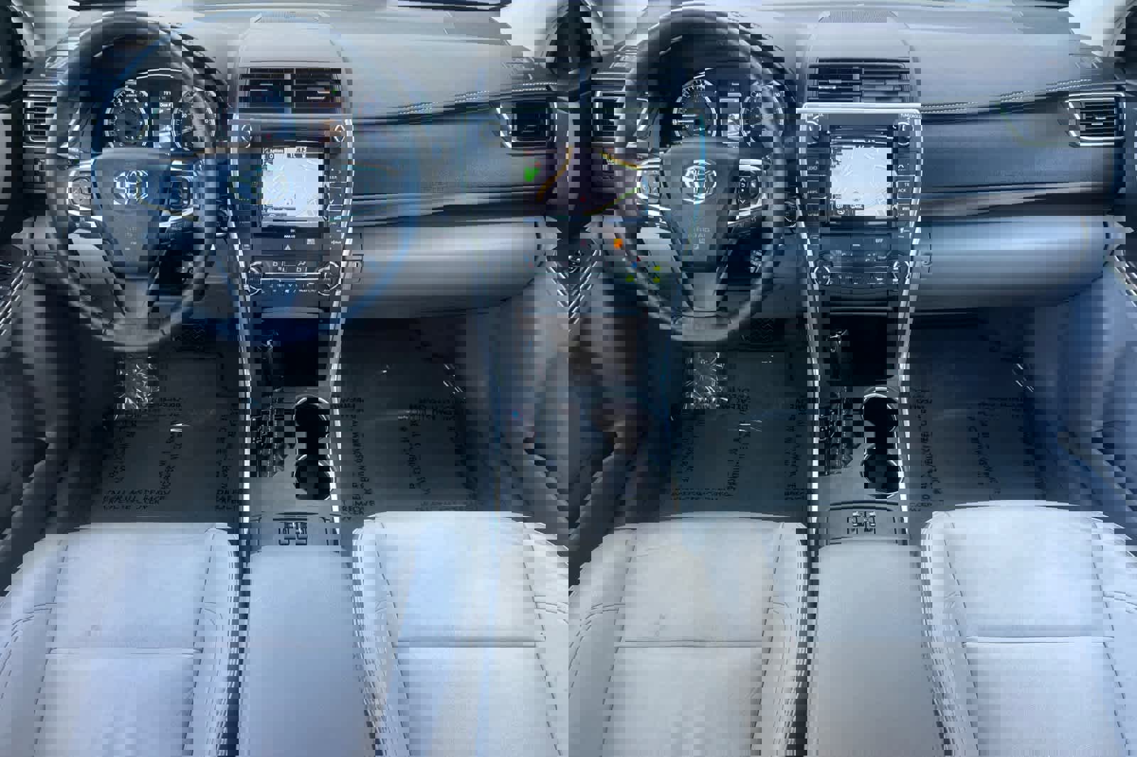 Used 2017 Toyota Camry XLE image 3