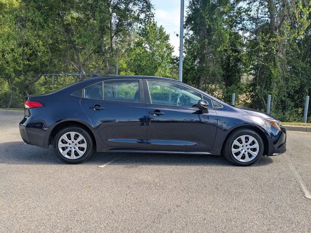 Used 2025 Toyota Corolla LE FWD image 2