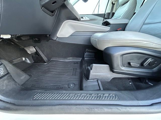 Used 2025 Ford Explorer Active w/ Active Comfort Package AWD/4WD image 29