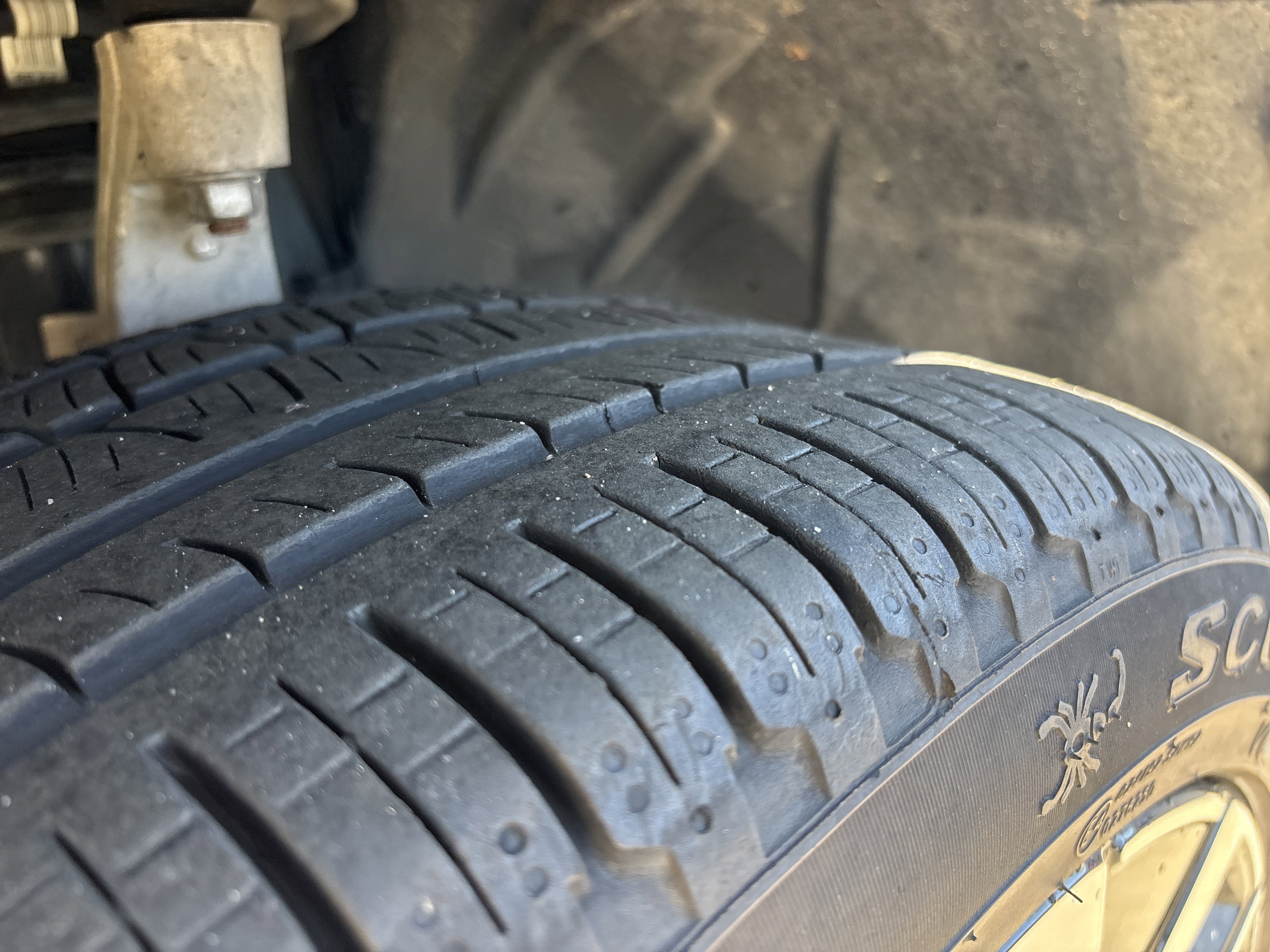 Used 2025 Volvo XC90 B6 Plus image 12