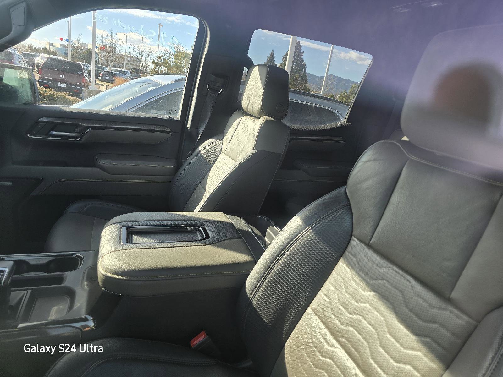 Used 2022 Chevrolet Silverado 1500 ZR2 w/ Technology Package image 5