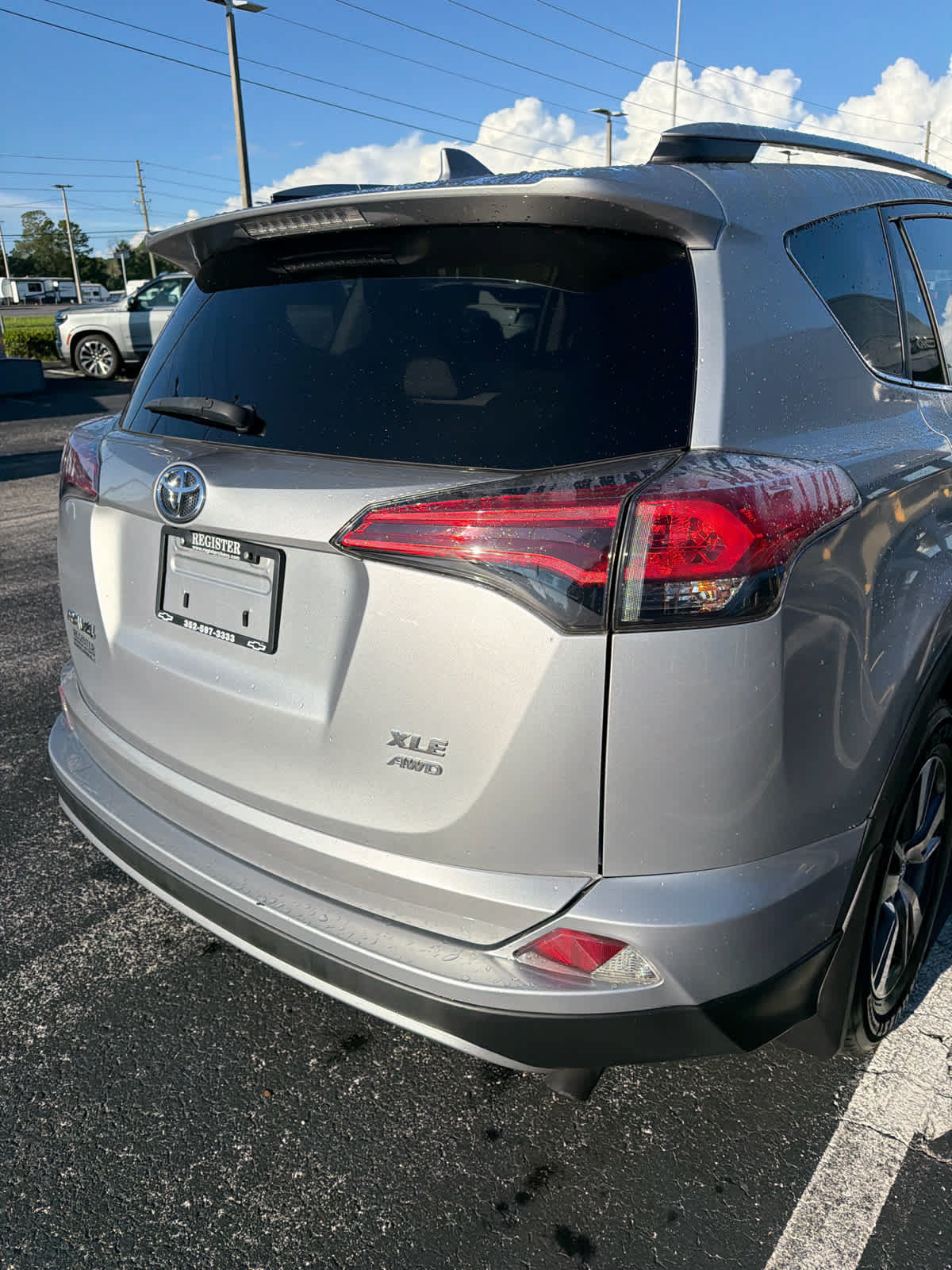 Used 2018 Toyota RAV4 XLE w/ Plus Extra Value Package AWD/4WD image 5