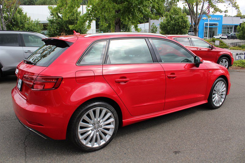 Used 2017 Audi A3 e-tron Premium w/ Sport Package FWD image 5
