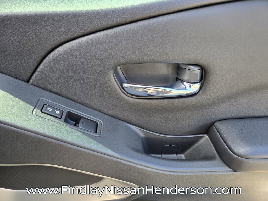 Used 2025 Nissan Frontier SV RWD image 17