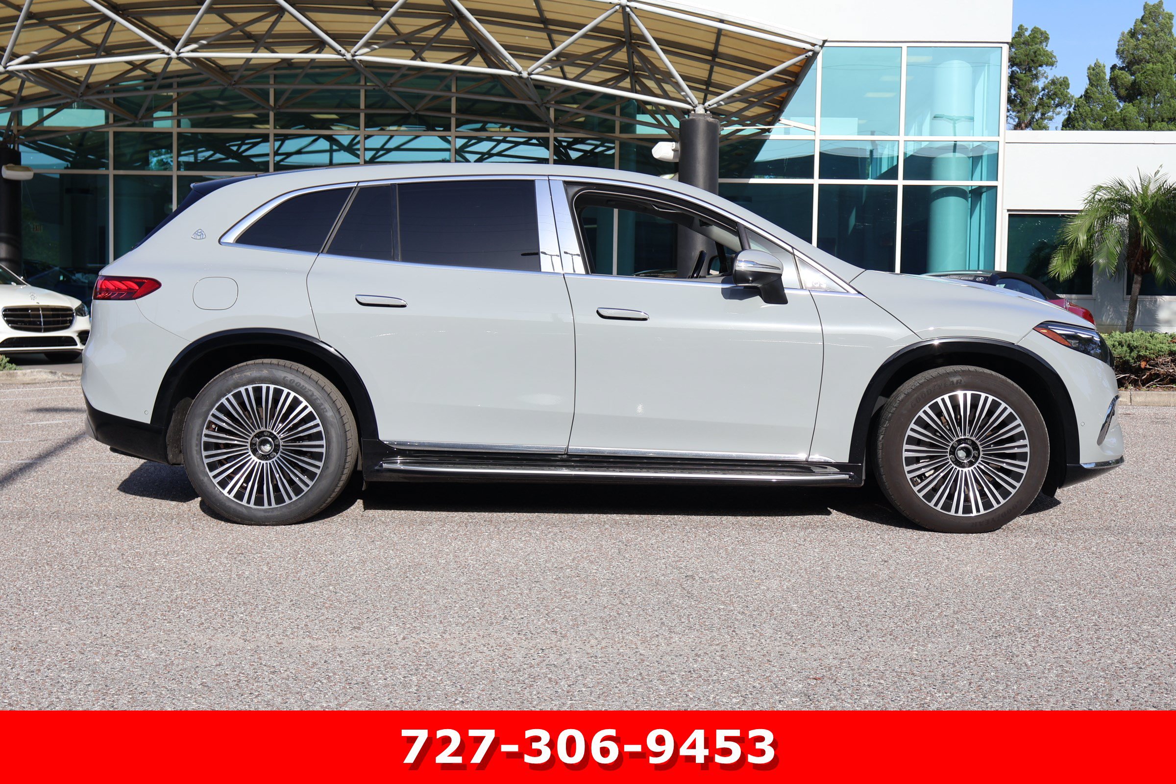 Used 2025 Mercedes-Benz Maybach EQS 680 4MATIC image 12