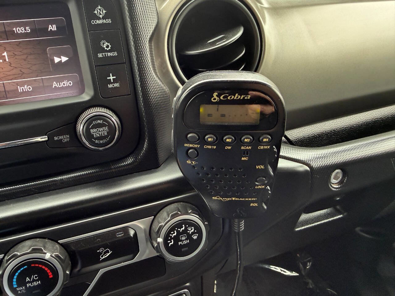 Used 2020 Jeep Wrangler Sport AWD/4WD image 40