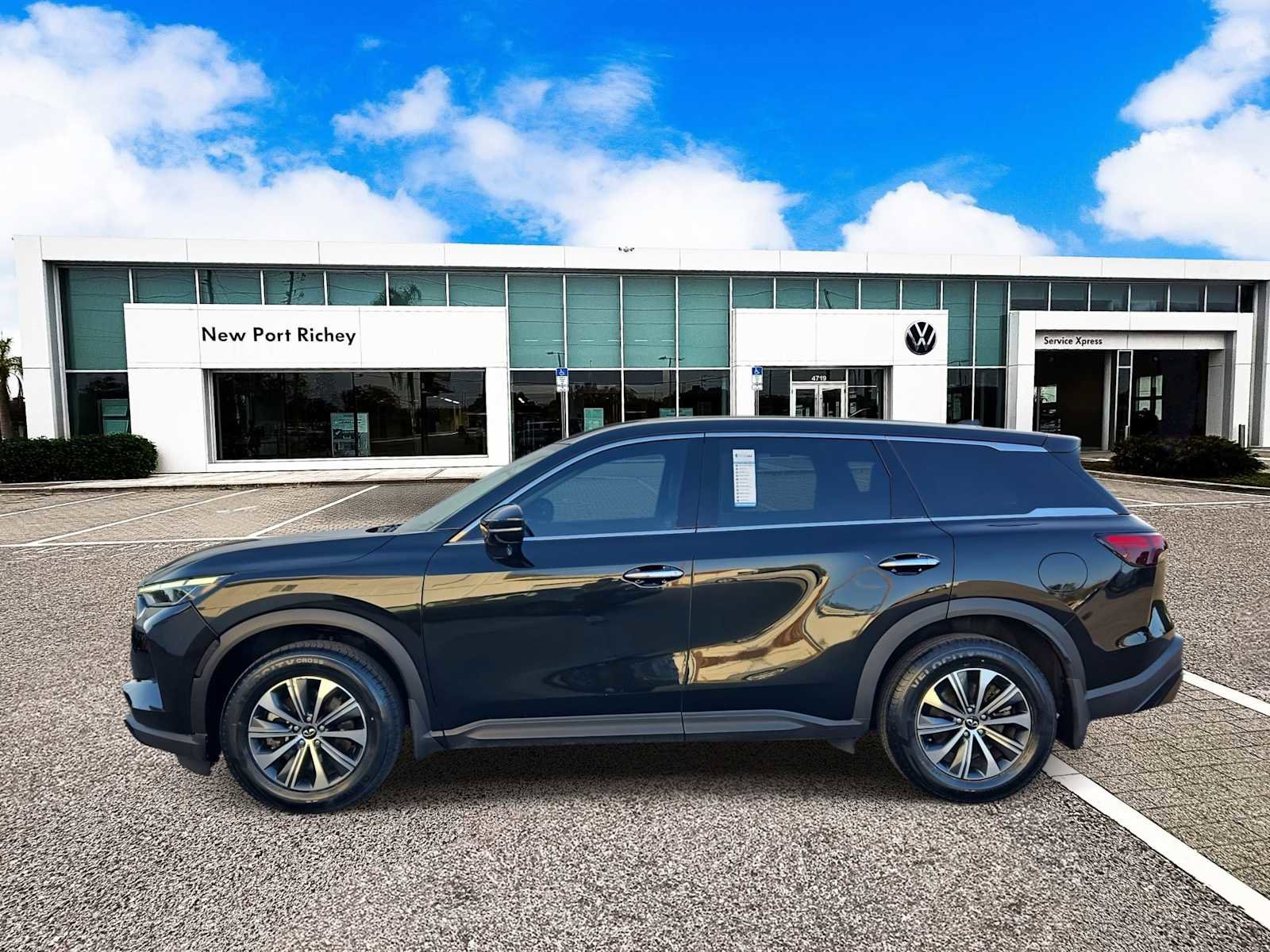 Used 2024 INFINITI QX60 Pure image 5