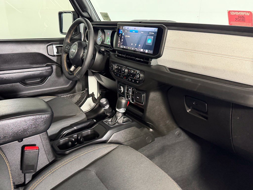 Used 2024 Jeep Wrangler Unlimited w/ Convenience Group AWD/4WD image 15