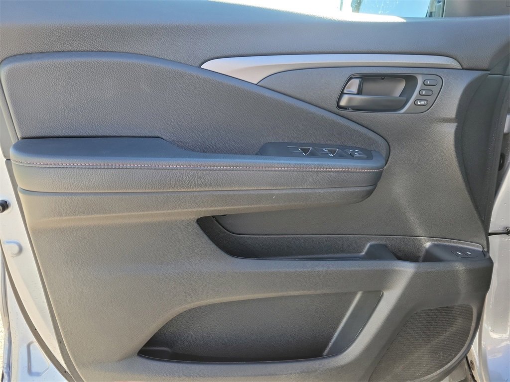 Used 2023 Honda Passport TrailSport image 17