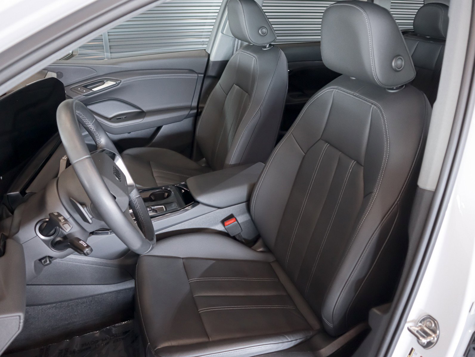 Certified 2025 Audi Q6 e-tron Premium w/ Convenience Package image 6