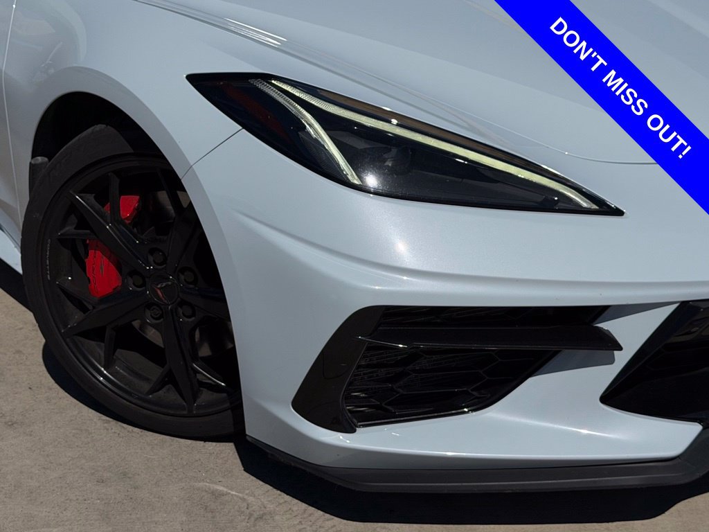 Used 2021 Chevrolet Corvette Stingray Preferred Cpe w/ Z51 Performance Package RWD image 2