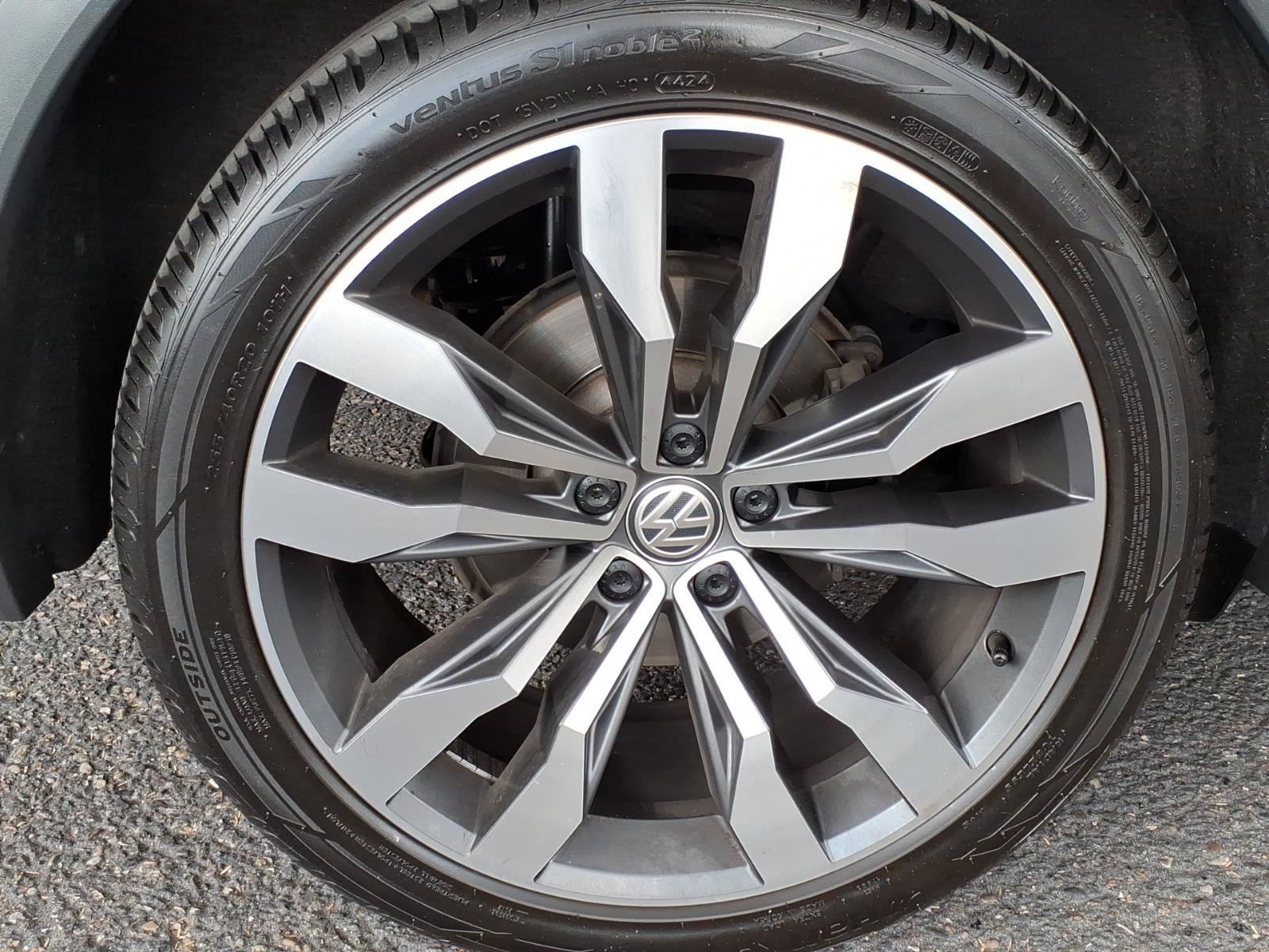 Used 2020 Volkswagen Tiguan SEL Premium R-Line image 9