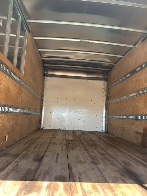 Used 2017 GMC Savana 3500 Extended RWD image 9