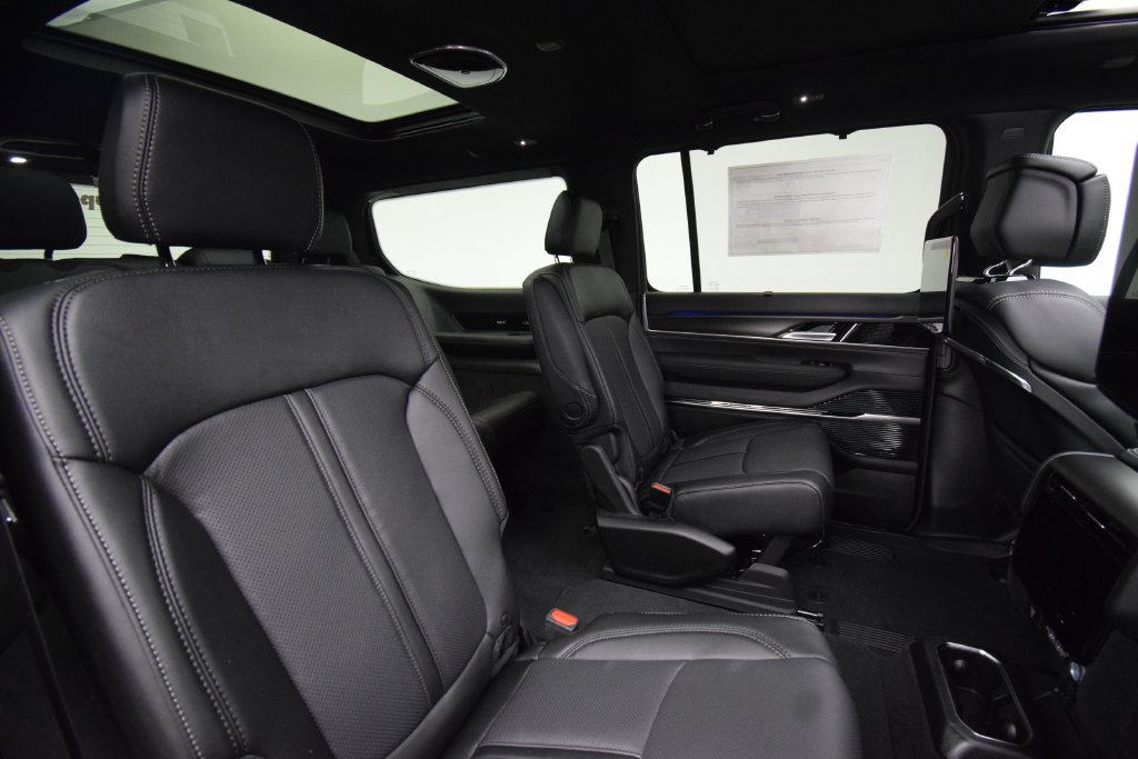 New 2026 Jeep Grand Wagoneer Summit w/ Rear Seat Video Group I AWD/4WD image 20