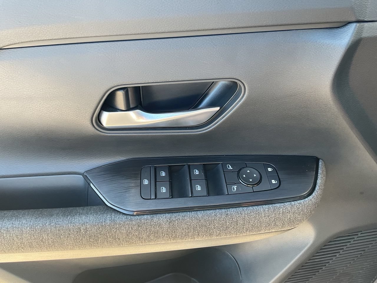 Certified 2026 Nissan Kicks SV FWD image 24
