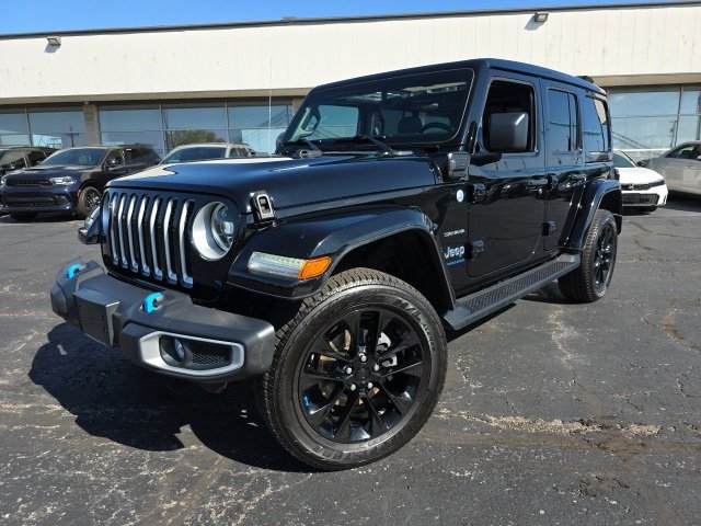 Used 2023 Jeep Wrangler Unlimited Sahara w/ Cold Weather Group image 2