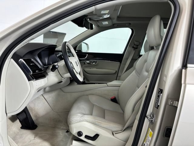 Used 2016 Volvo XC90 T6 Momentum w/ Momentum Plus Package AWD/4WD image 11