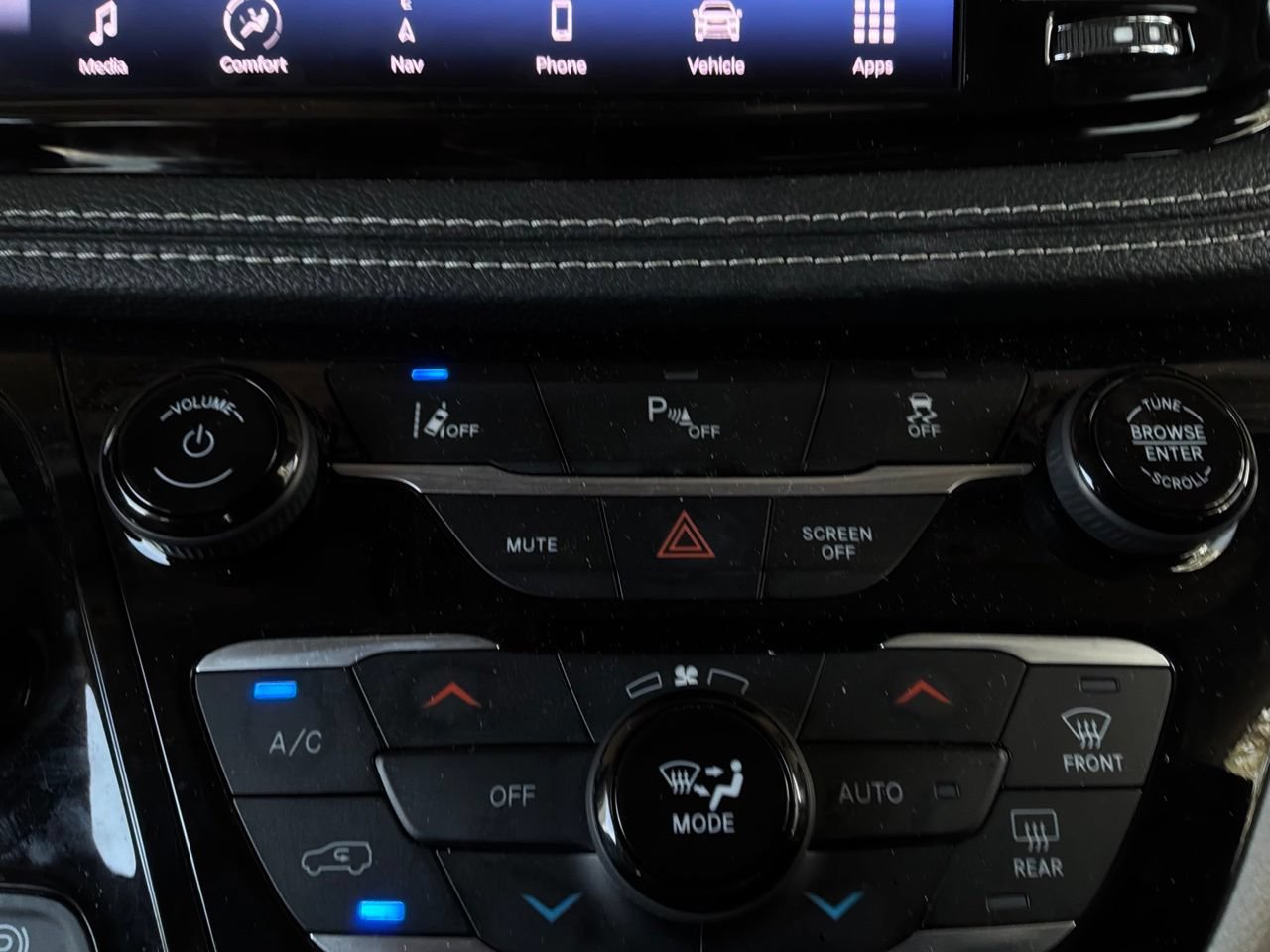 Used 2023 Chrysler Pacifica Limited FWD image 39