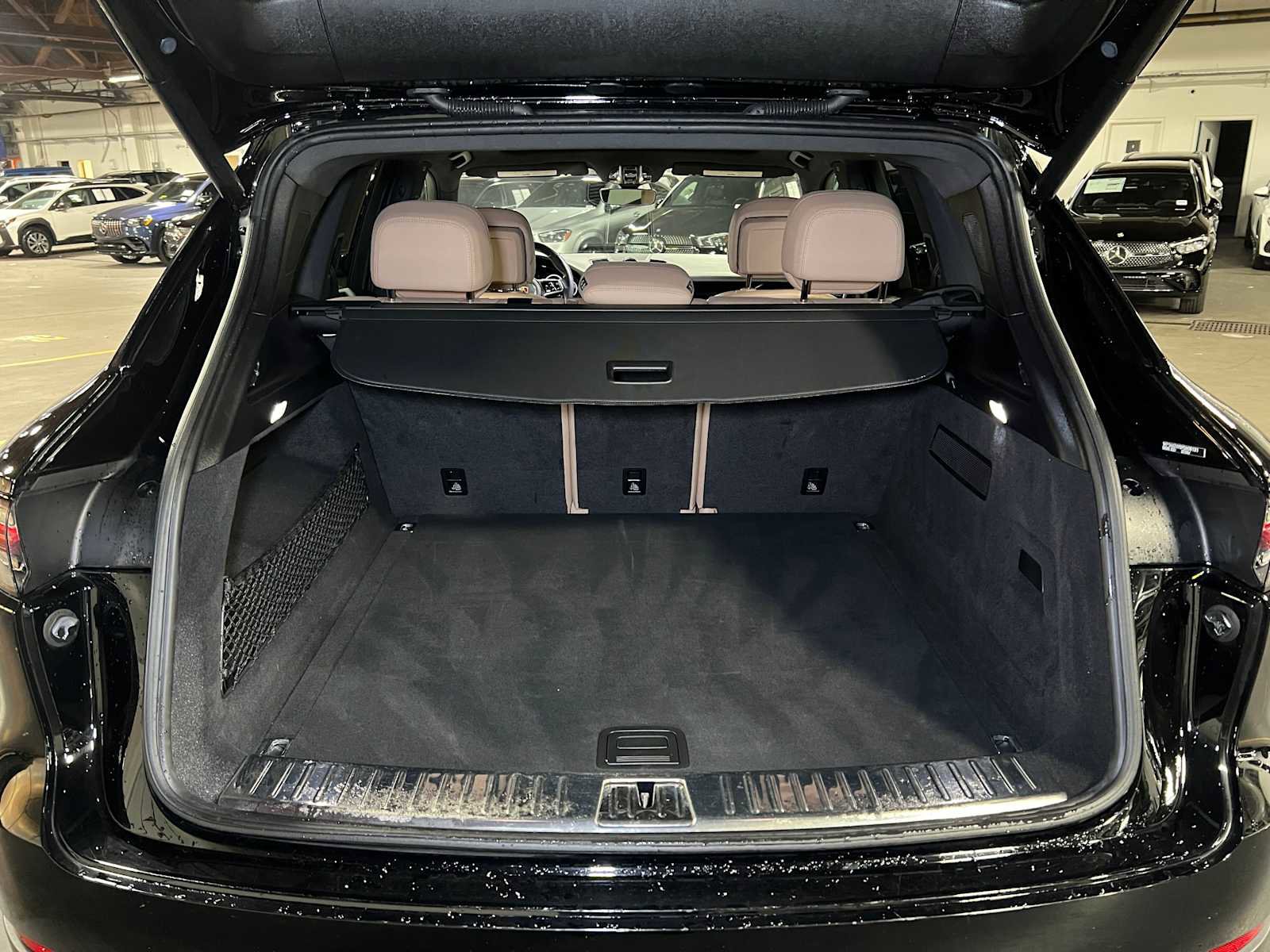 Used 2023 Porsche Cayenne image 16