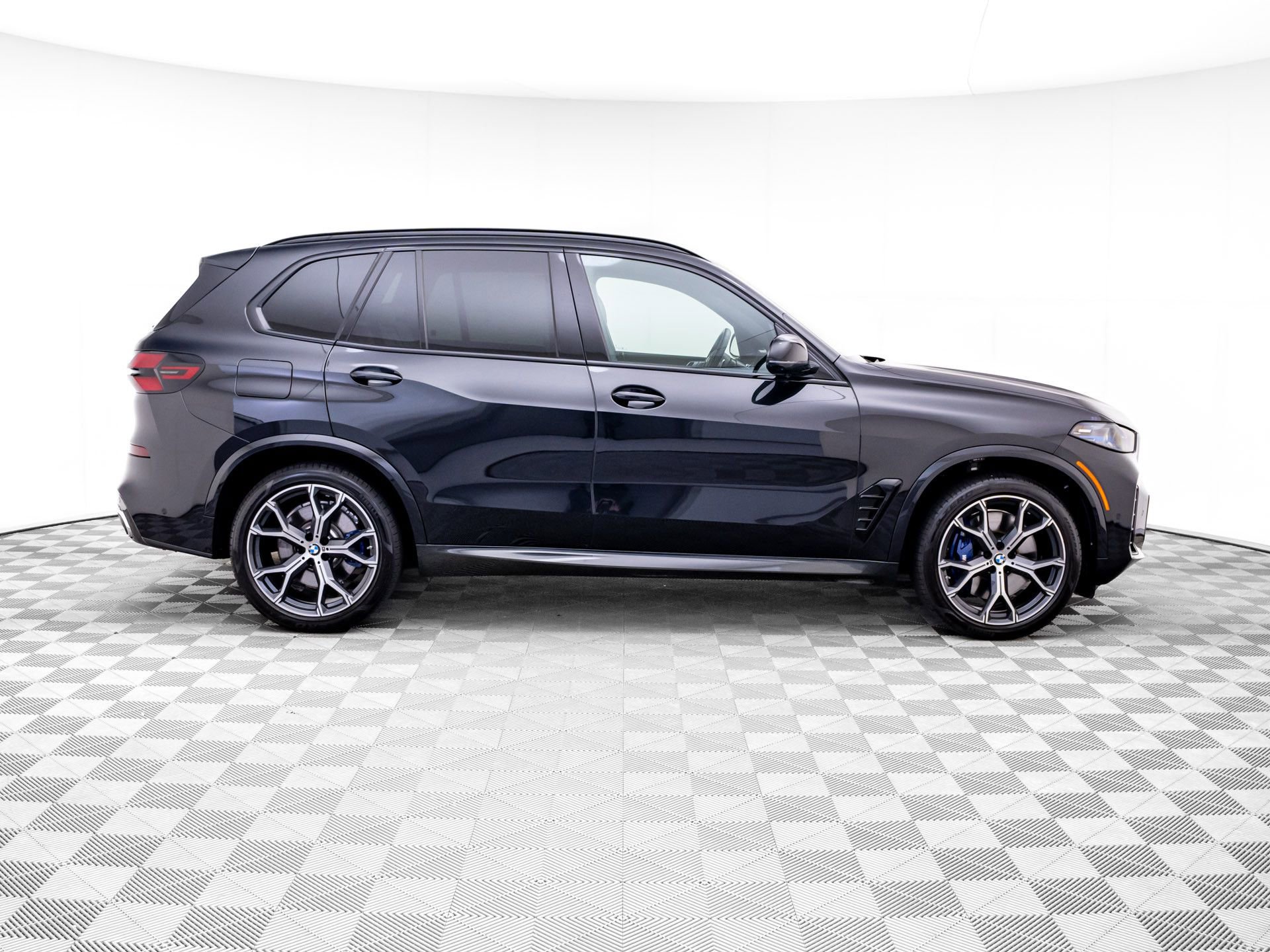 Certified 2026 BMW X5 M60i AWD/4WD image 6