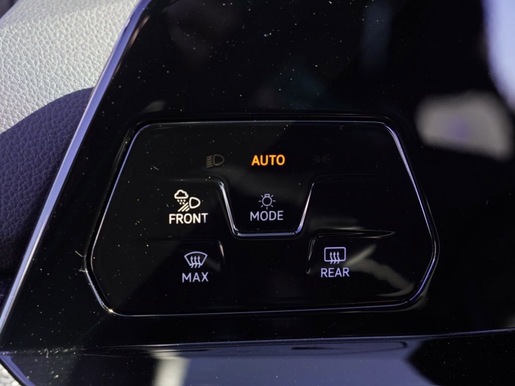 Used 2024 Volkswagen Golf R image 13