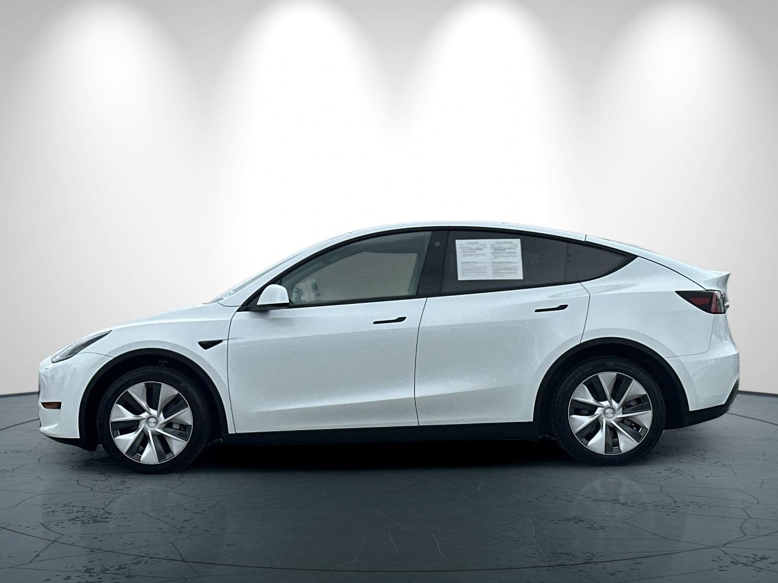 Used 2023 Tesla Model Y Long Range image 7