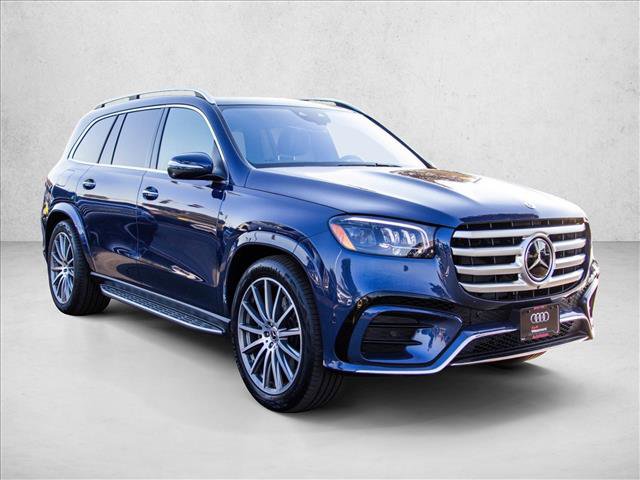 Used 2025 Mercedes-Benz GLS 580 4MATIC image 3