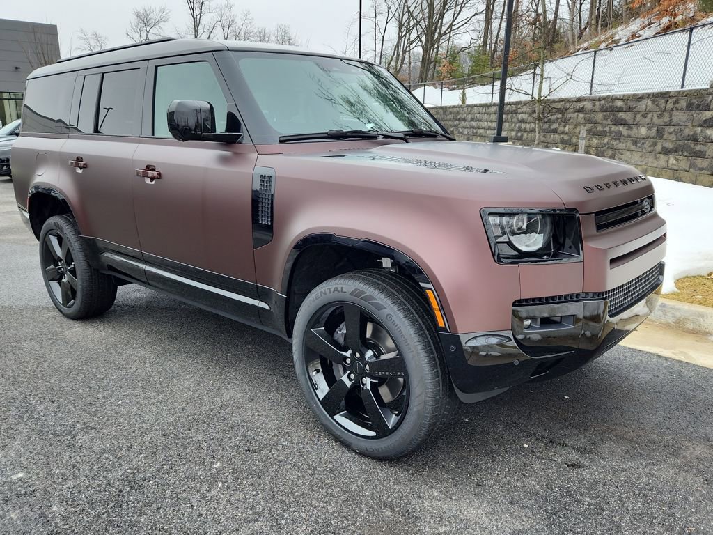 New 2026 Land Rover Defender 130 X-Dynamic SE image 10