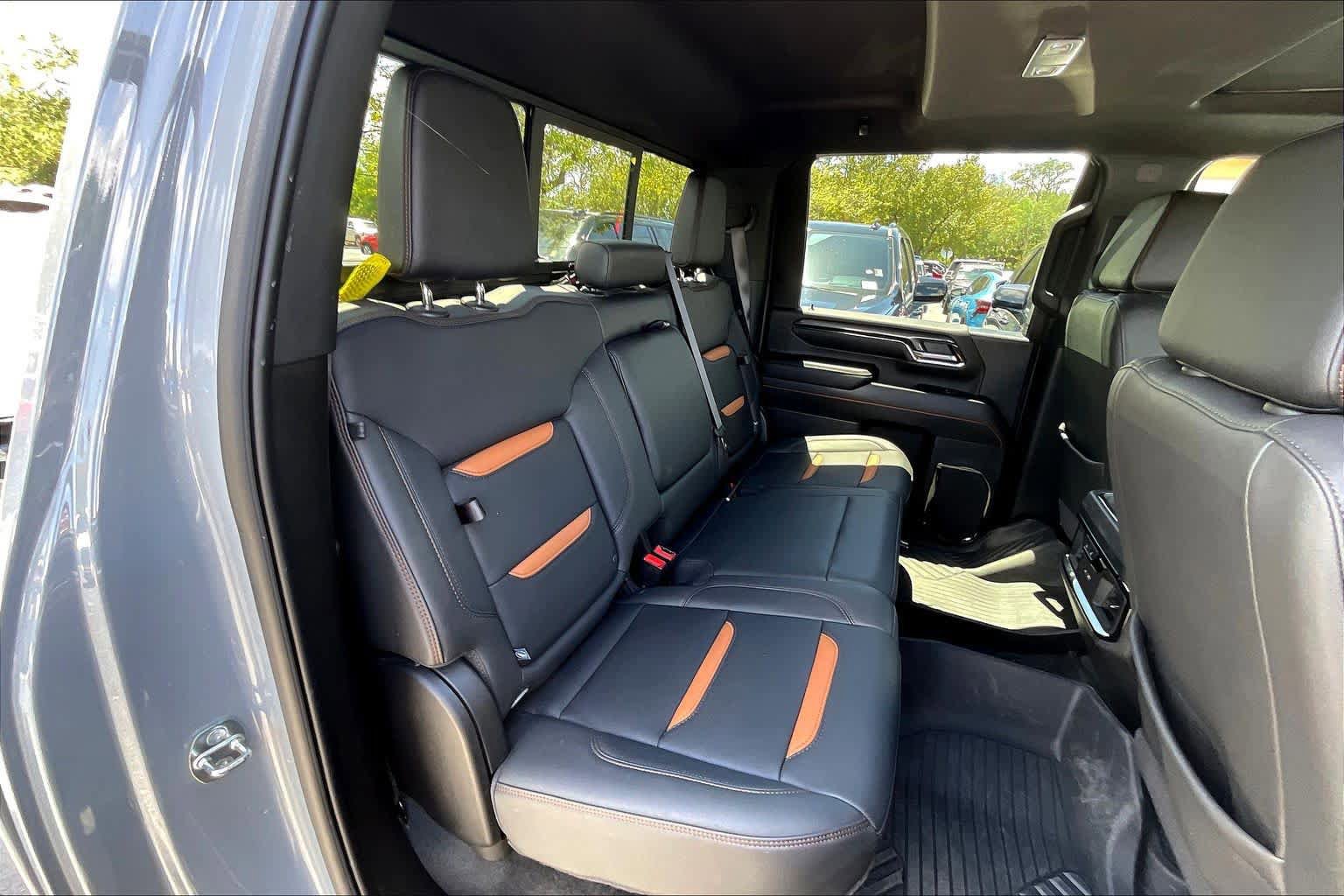 Used 2024 GMC Sierra 2500 AT4 w/ Technology Package AWD/4WD image 39
