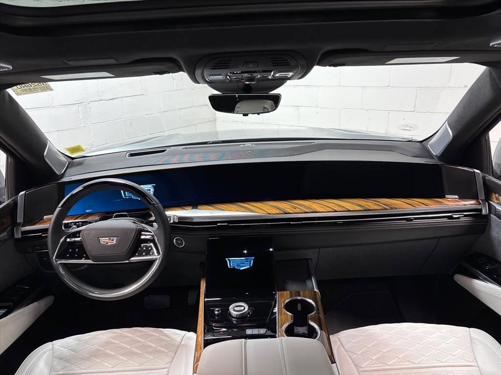 Used 2025 Cadillac Escalade Sport Platinum w/ LPO, ONYX Package image 34
