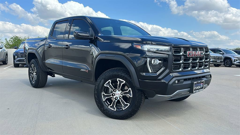 Used 2025 GMC Canyon AT4 image 6
