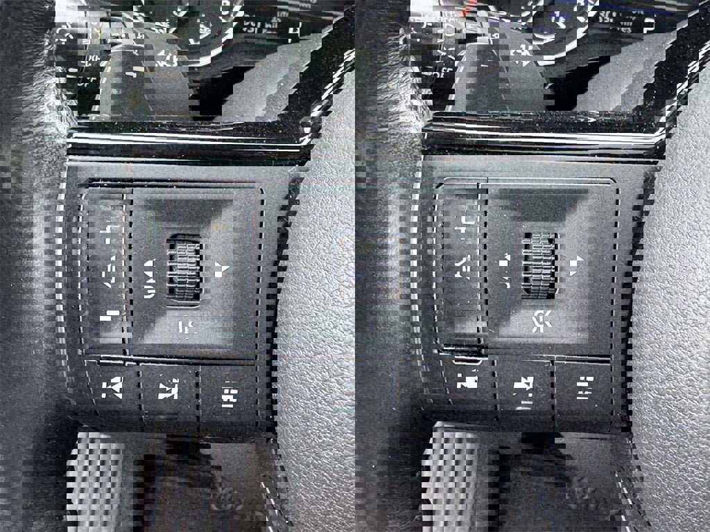 Used 2022 Nissan Pathfinder Platinum w/ Cargo Package image 21