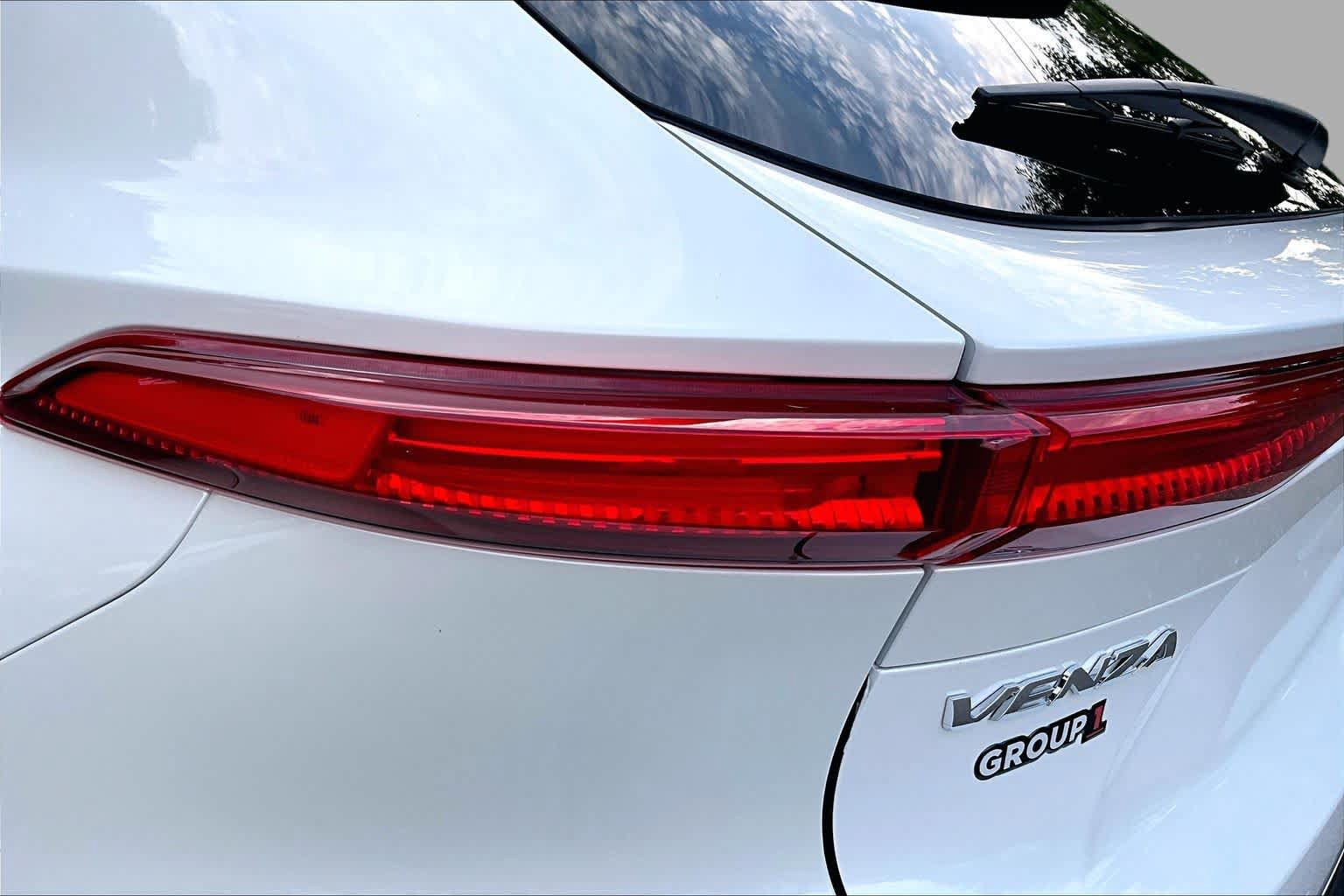 Used 2021 Toyota Venza AWD/4WD image 26