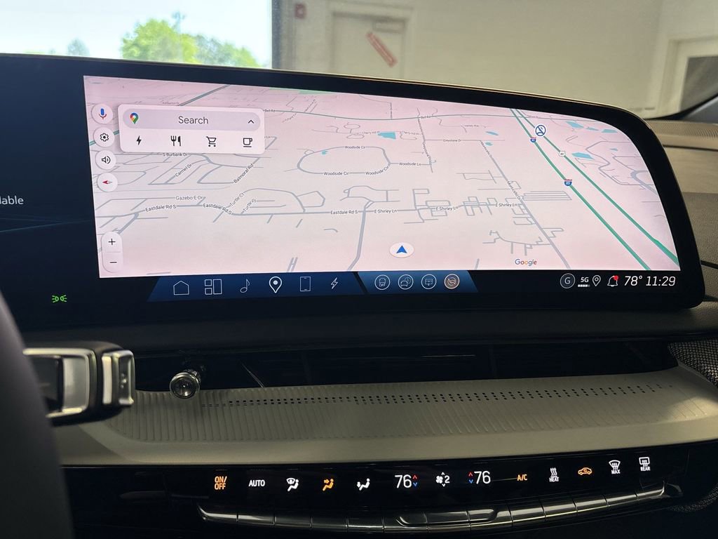 New 2025 Cadillac Optiq Luxury 1 w/ LPO, ONYX Package image 18