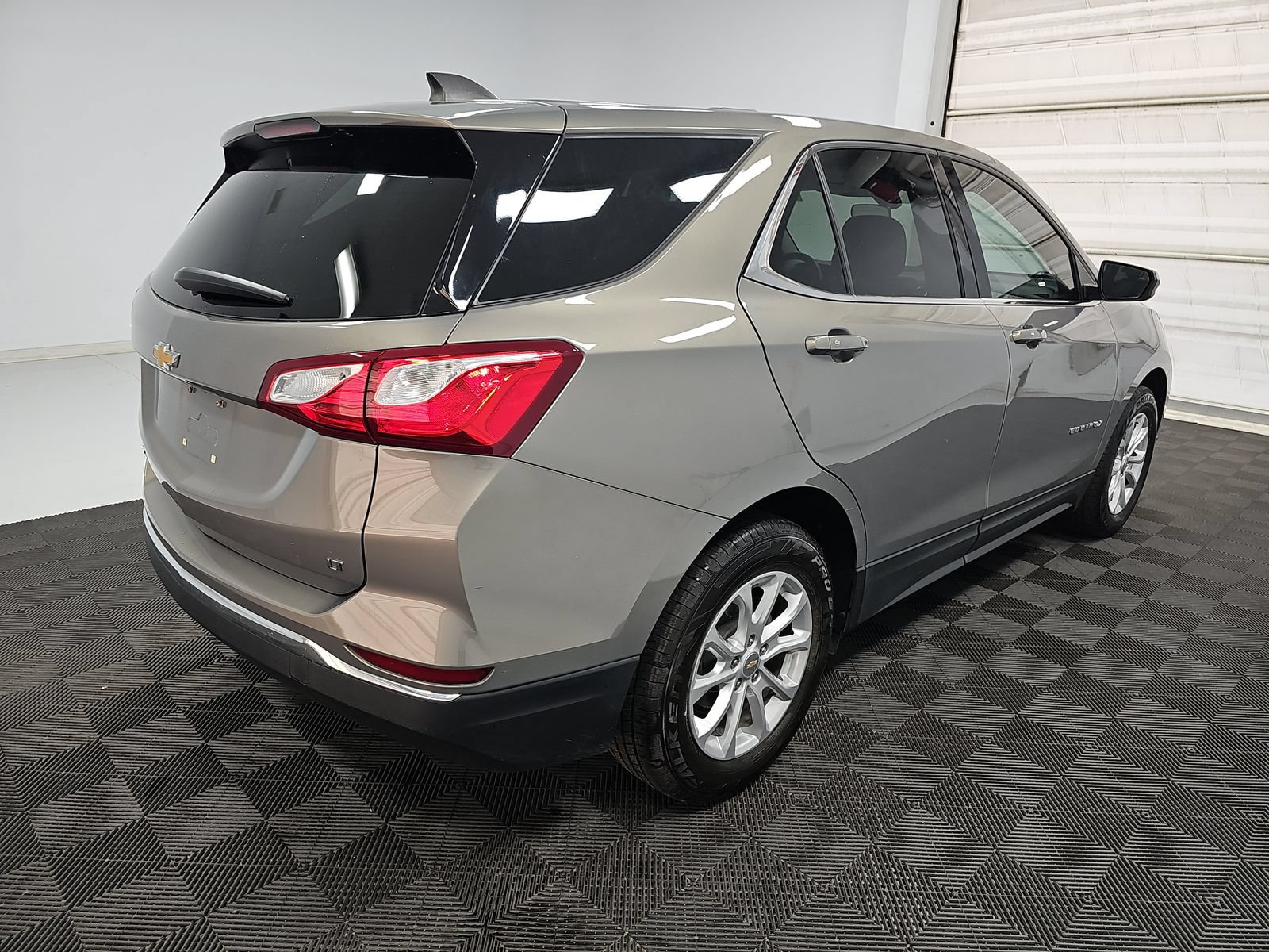 Used 2019 Chevrolet Equinox LT FWD image 4