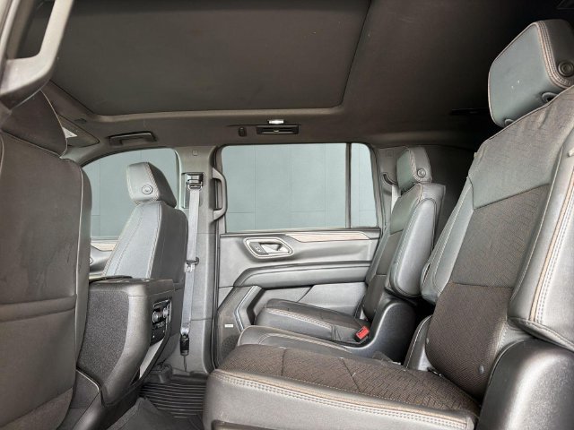 Used 2024 Chevrolet Suburban High Country AWD/4WD image 10