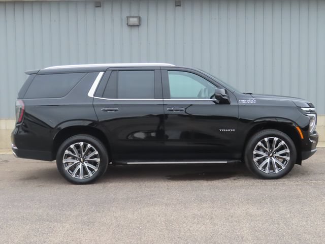 Used 2026 Chevrolet Tahoe High Country AWD/4WD image 2