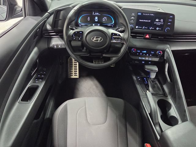 Certified 2025 Hyundai Elantra Sport FWD image 7