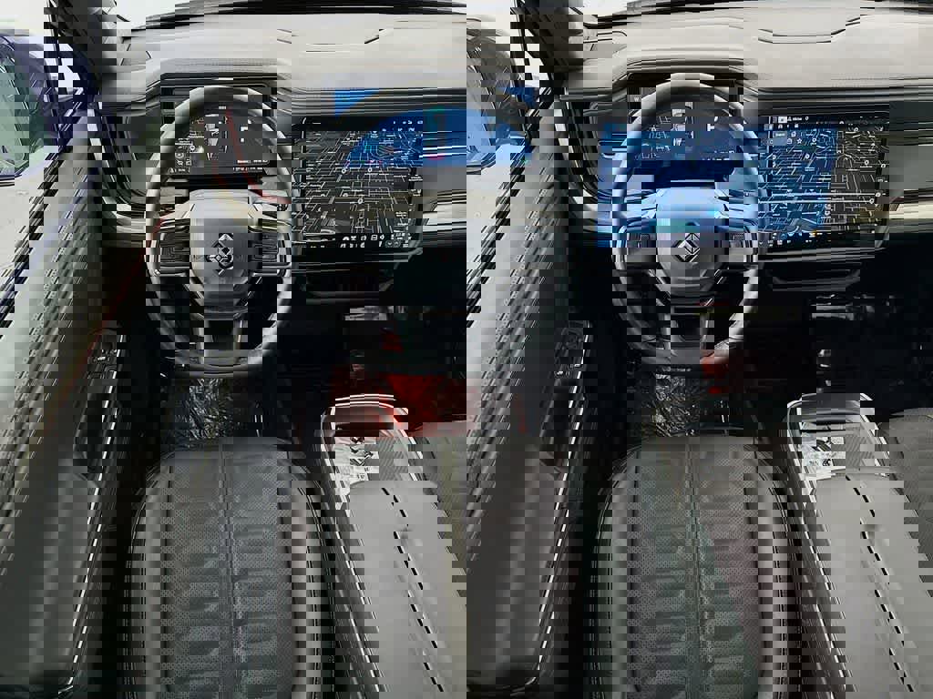 Used 2025 Rivian R1S Adventure image 9