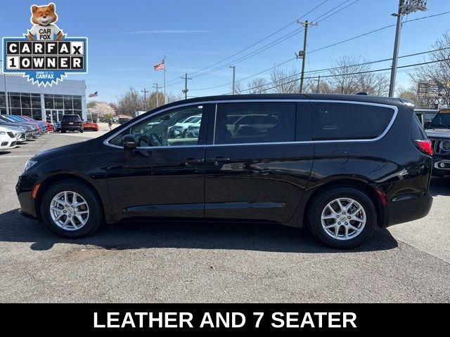 Used 2024 Chrysler Pacifica Touring-L FWD image 16