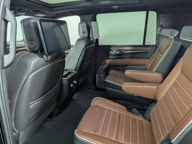 Used 2023 GMC Yukon XL Denali Ultimate image 19