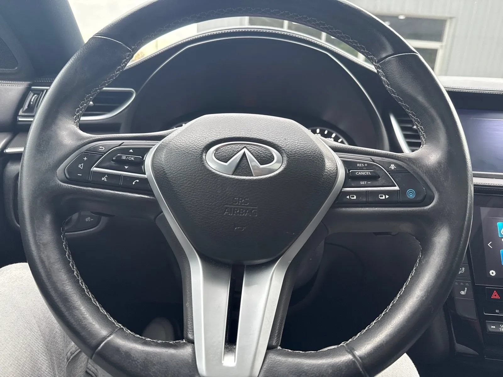 Used 2023 INFINITI QX55 Luxe w/ Cargo Package AWD/4WD image 16