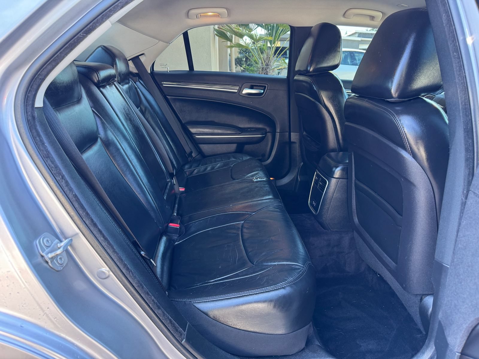 Used 2017 Chrysler 300 Limited AWD/4WD image 17